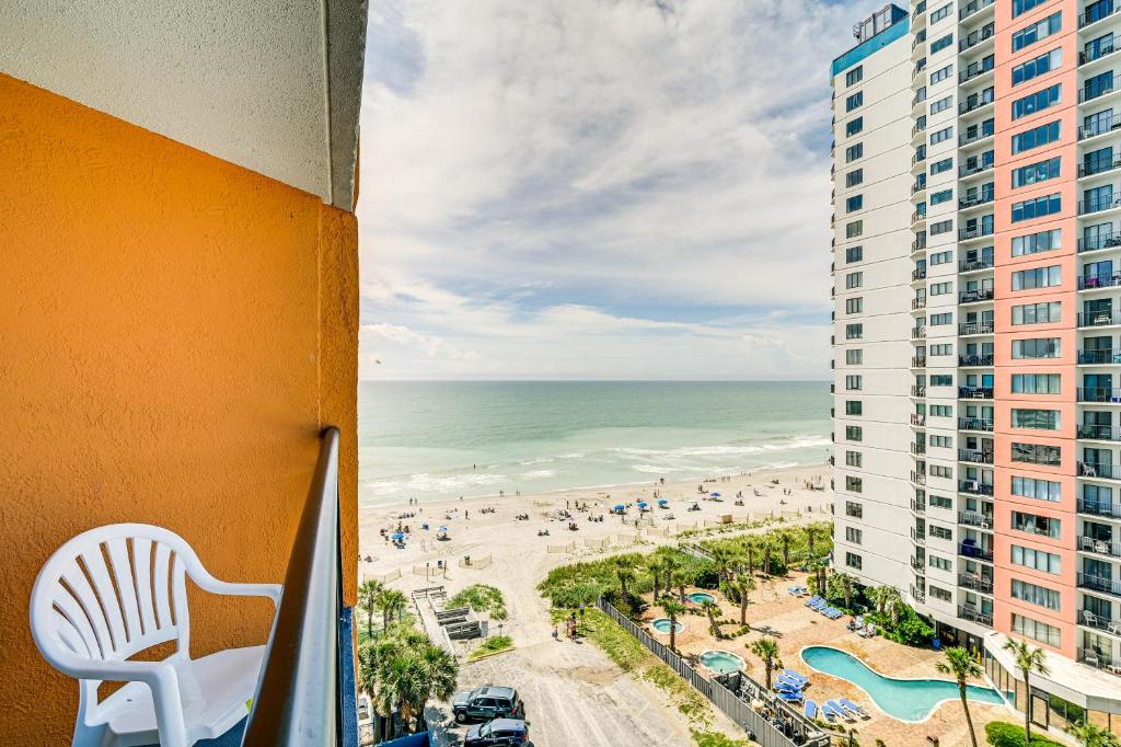 Myrtle Beach Resort Condo Indoor and Outdoor Pools!, Myrtle Beach