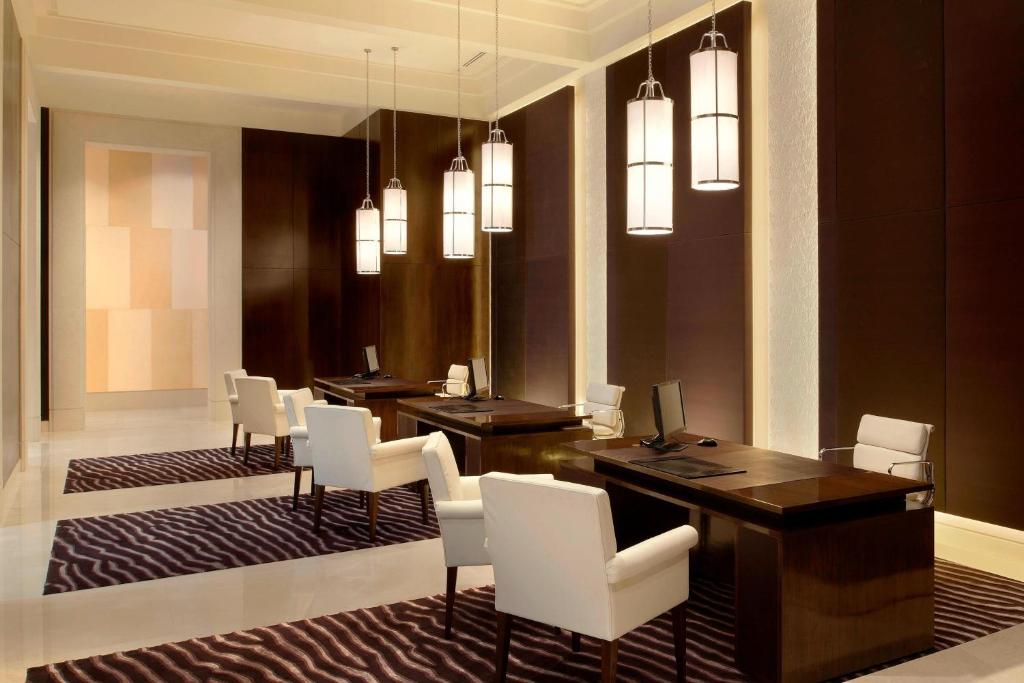 Posezení v ubytování The St. Regis Bangkok
