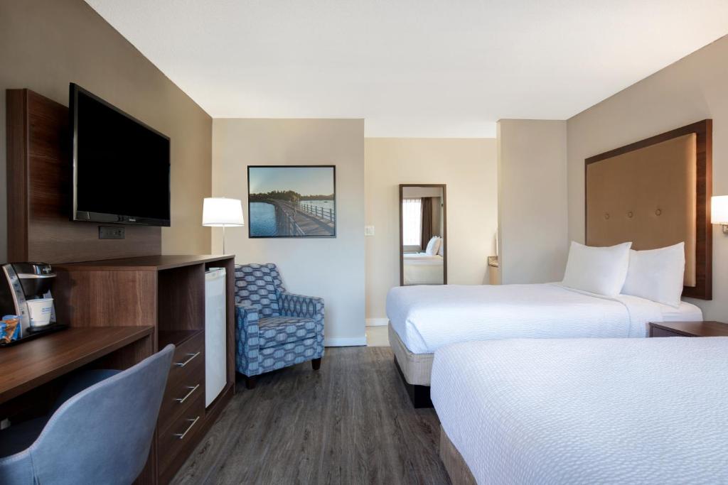 
Double Room with Two Double Beds - Non-Smoking
