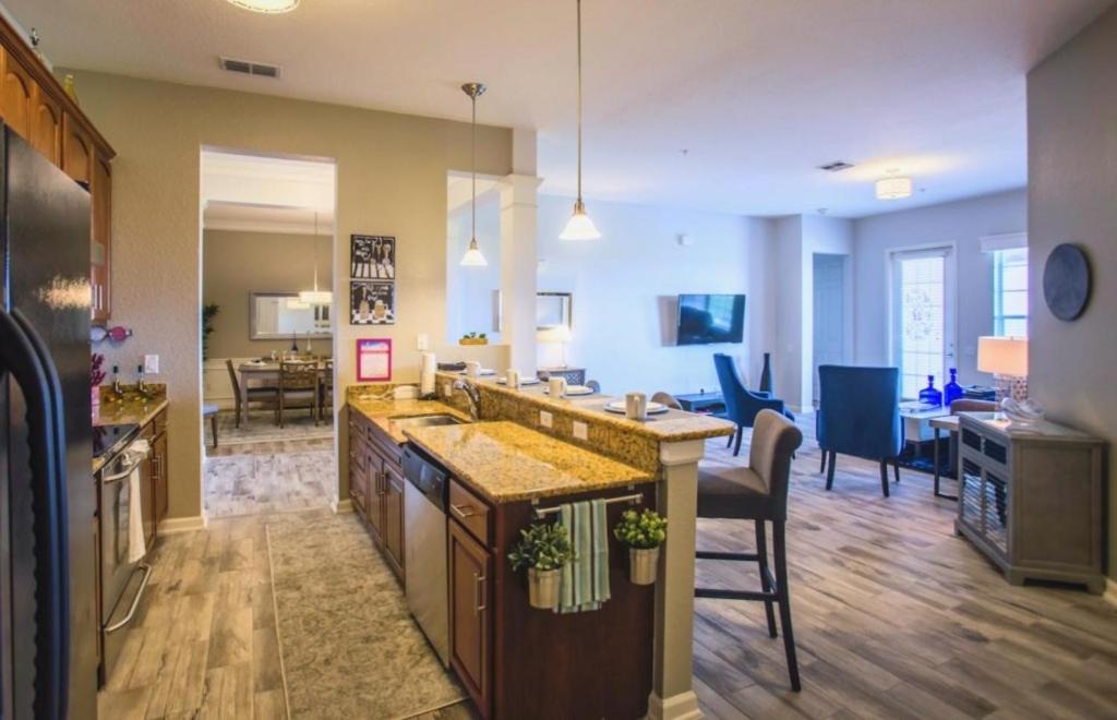 LakeView Penthouse 3 Bedroom In Vista Cay condo, Orlando Updated 2024