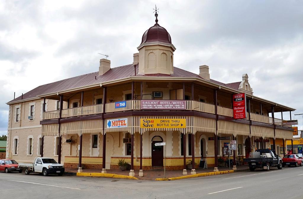 a large building with a tower on top of it at Railway Hotel Motel Peterborough in Peterborough