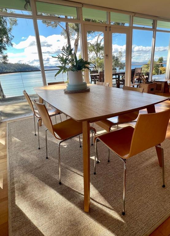 Beach House, Stunning Views of Kingston Beach, Kingston Beach (updated