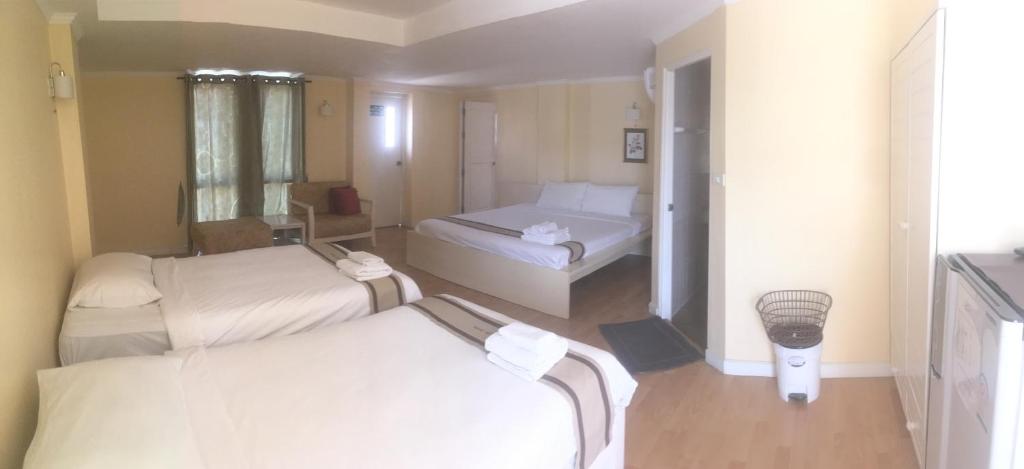 Triple Palms House - 3