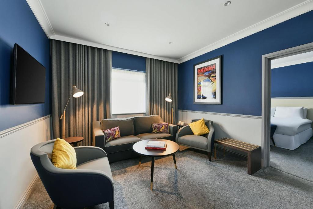 Sheraton Heathrow Hotel - Suite Junior, Accès Au Salon Du Club, 1 Reine