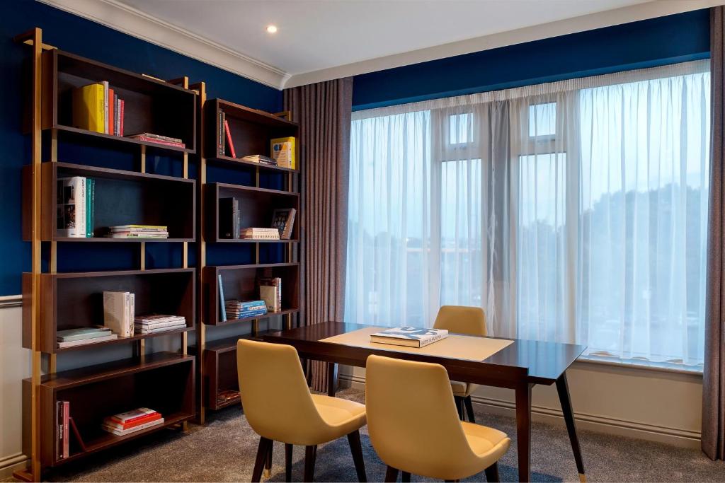 Sheraton Heathrow Hotel - Suite Présidentielle, Suite Présidentielle, 1 Roi