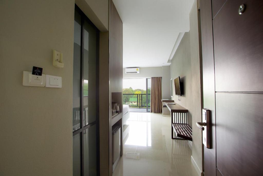 V Hotel Ubon Ratchathani - Chambre Double Avec Balcon