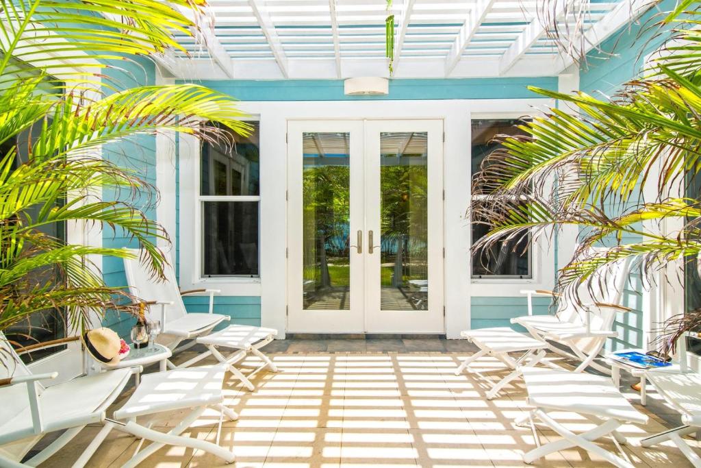 Gallery image of Papaya Cottage by Grand Cayman Villas & Condos in West Bay