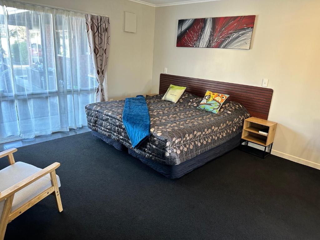 Red Rock Thermal Motel - Mineral Pool - Resim 24