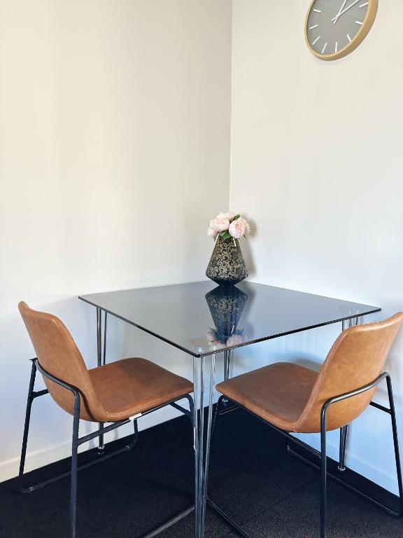 Red Rock Thermal Motel - Mineral Pool - Resim 21