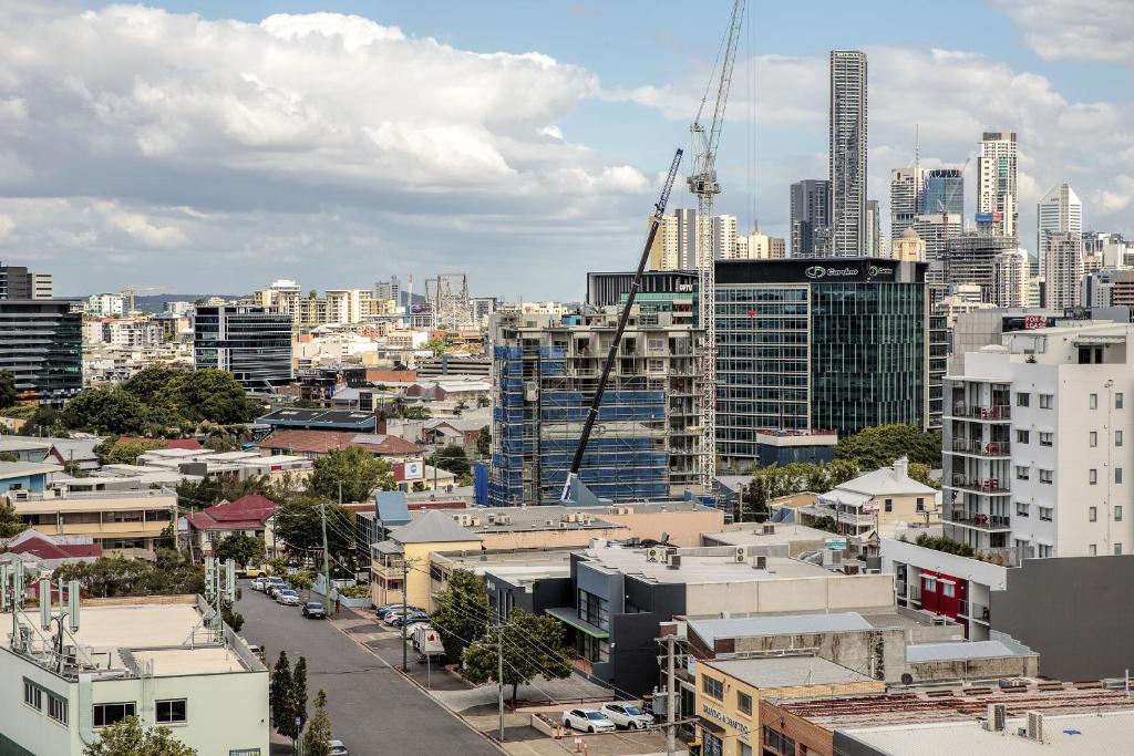 Nespecifikovaný výhled na destinaci Brisbane nebo výhled na město při pohledu z aparthotelu