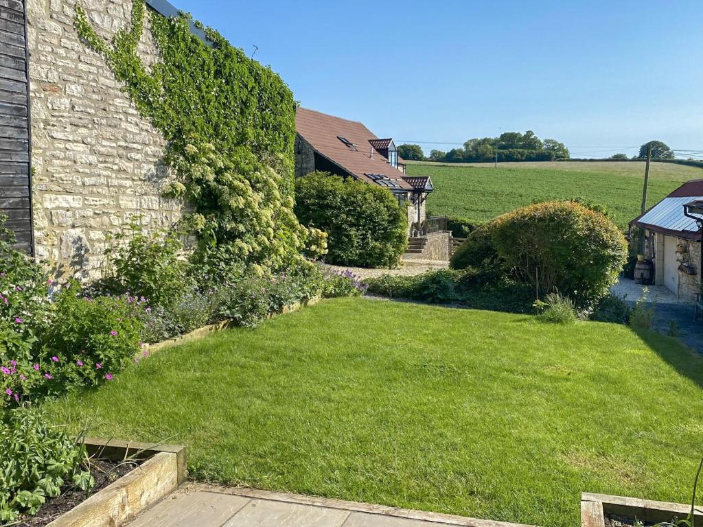 A garden outside The Stable