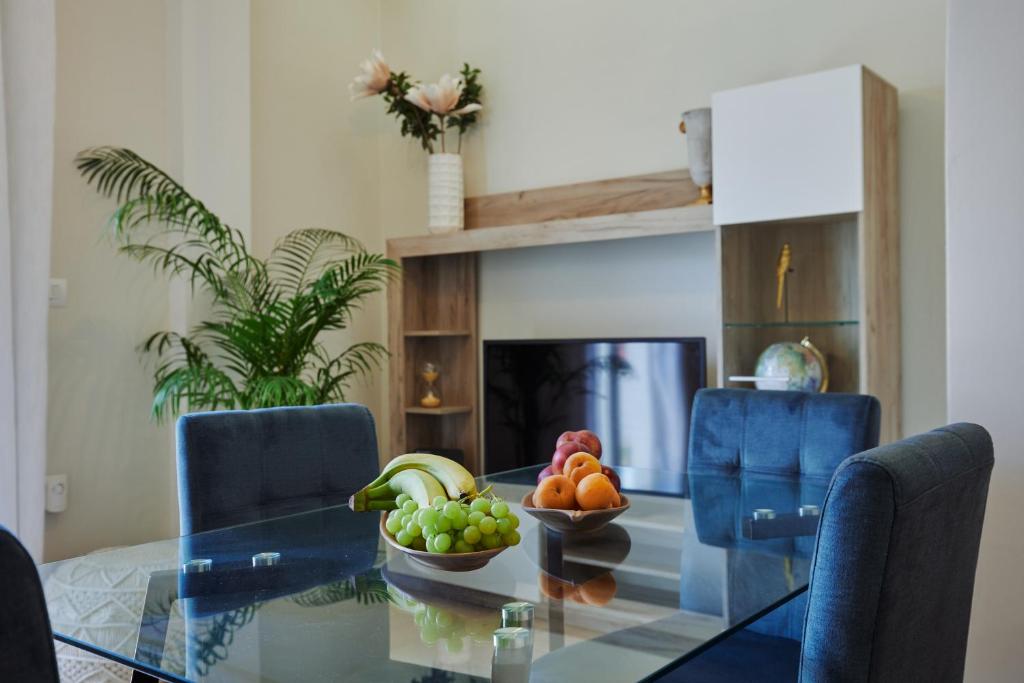 Fotografie z fotogalerie ubytování Casa Clira - Charming Apartment for 4 in the Heart of the City Perfect for Memorable Summer Experiences By Villa Mana Gers v destinaci Zakynthos Town