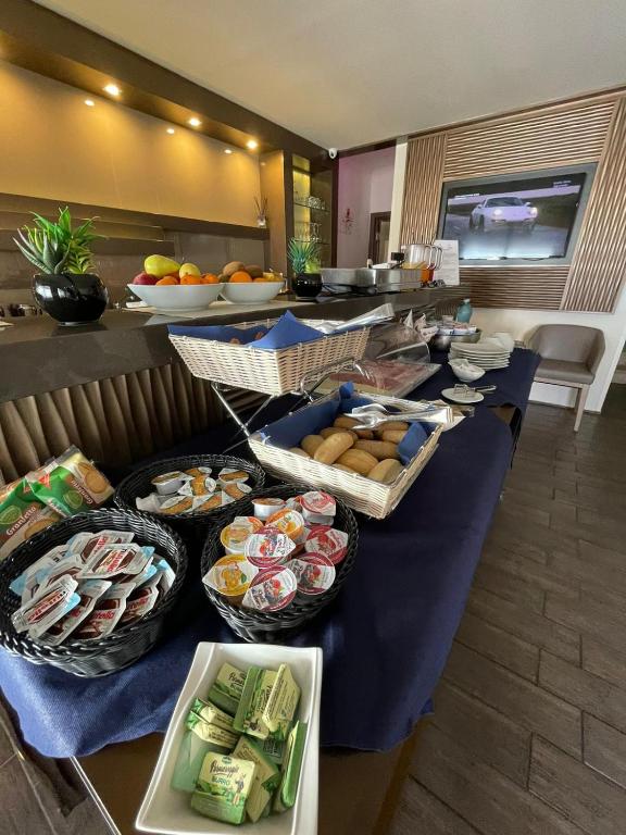 Comida no cama e café (B&B) ou em algum lugar perto