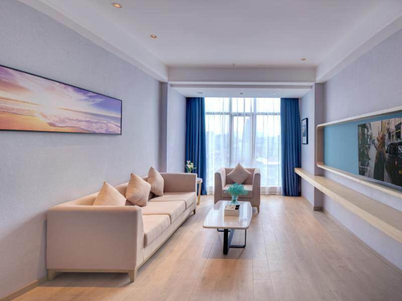 Kyriad Hotel Pingxiang Wanlong Bay Branch - 光荣的套房