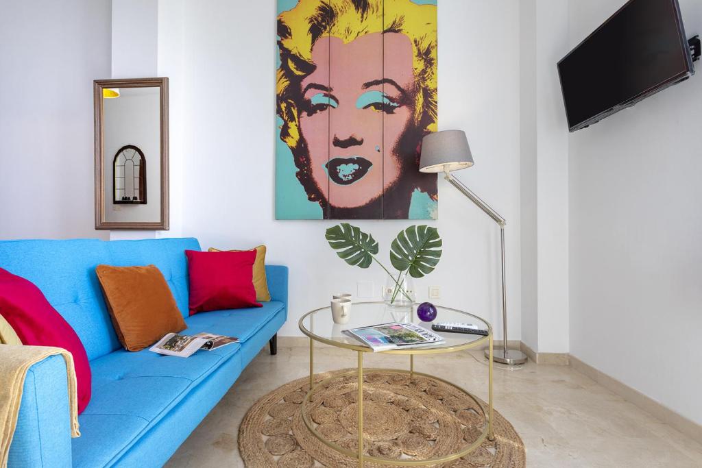 TV a/nebo společenská místnost v ubytování -MalagaSunApts-Pop Dream CityCentre