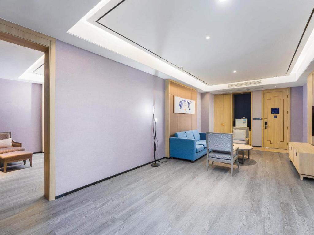 Kyriad Hotel Baoying Jinyuan Square High-speed Railway Station - Premier Suite With Mah-jongg