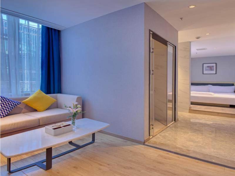 Kyriad Hotel Pingxiang Wanlong Bay Branch - 轻室