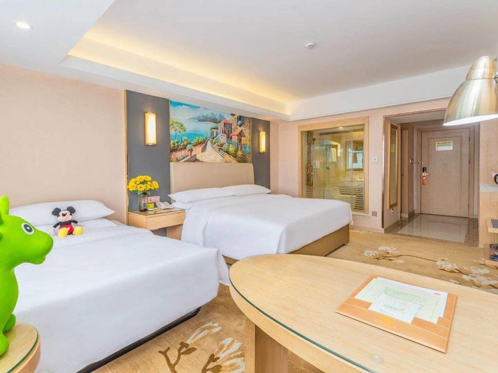 Vienna Hotel Yichun Administration Center store - Family Twin Room
