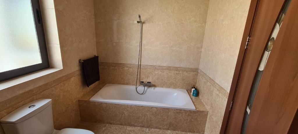 Koupelna v ubytování Large Apartment in Marsascala. sleeps 6