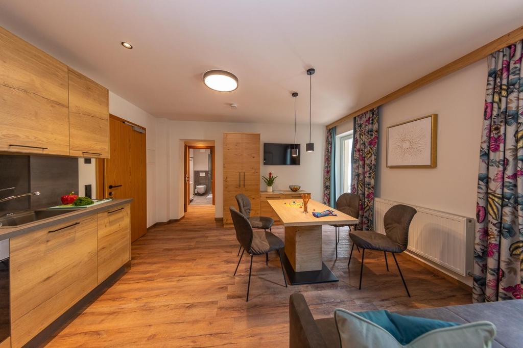 Kuchyňa alebo kuchynka v ubytovaní Appartements Fürstauer, JOKERCARD INCLUDED
