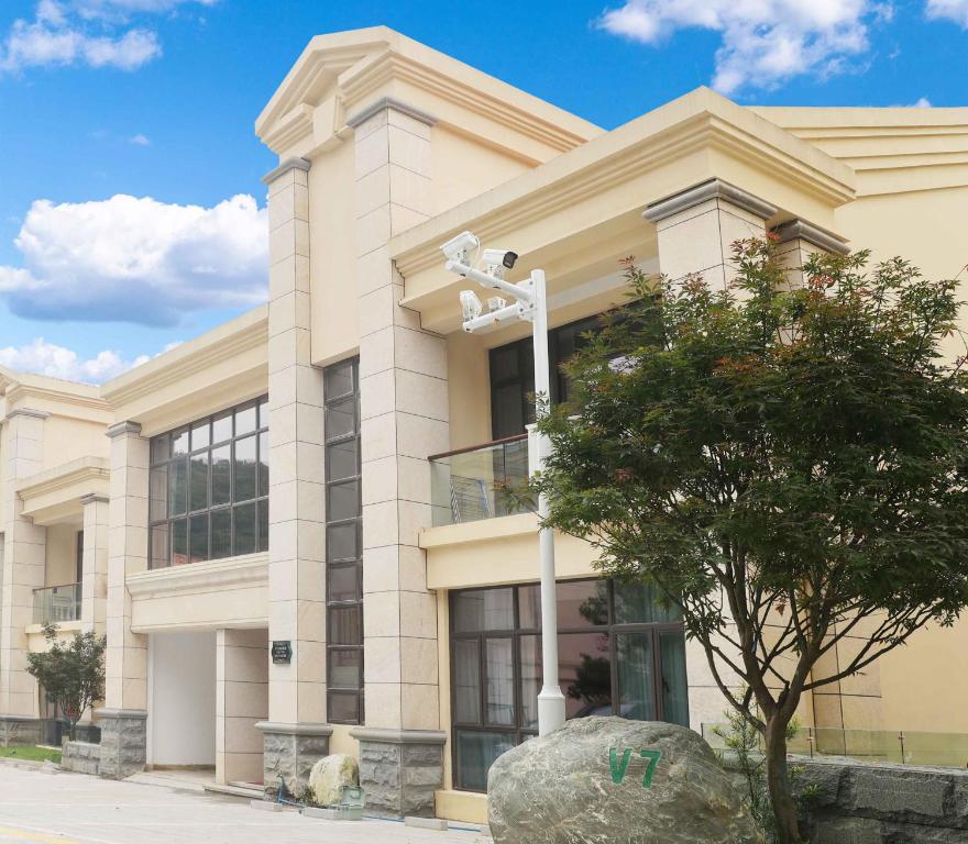 Regal Palace DeRUCCI Resort - Набор