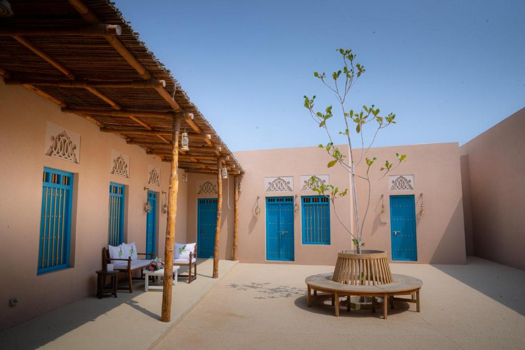 Patio nebo venkovní prostory v ubytování Nozol Al Rayaheen By Sharjah Collection