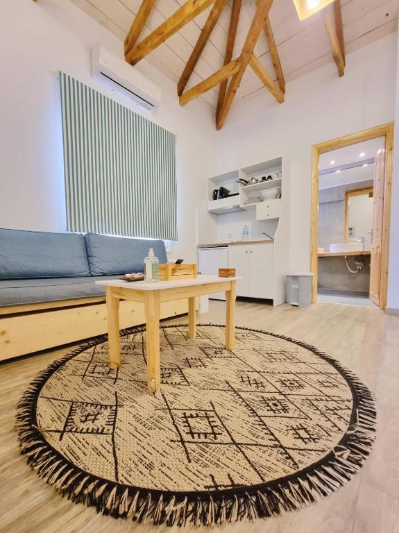 Posezení v ubytování Votsalo Cozy Apartments
