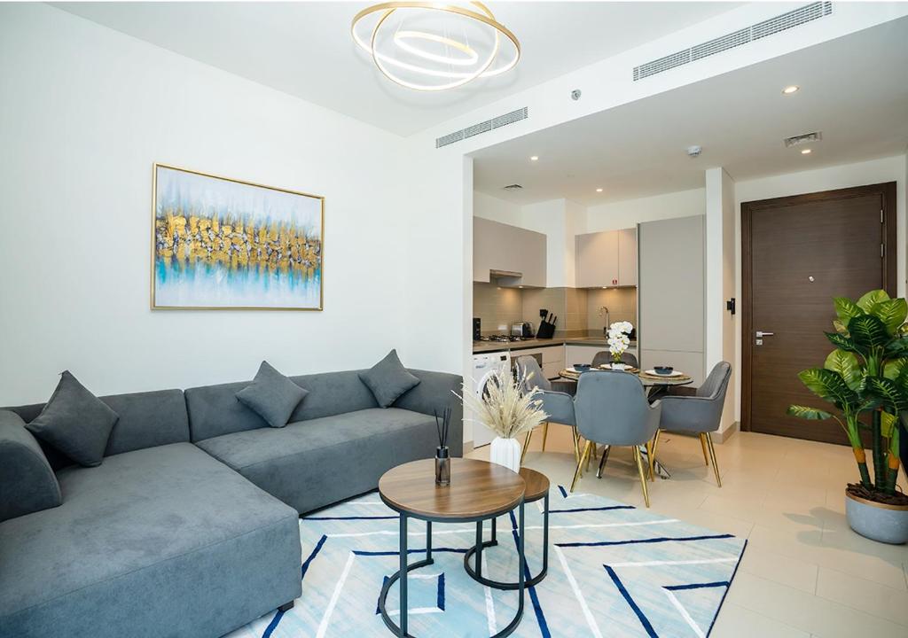 Huaxia Homes – Creek Vistas Reserve Elegant 1BR