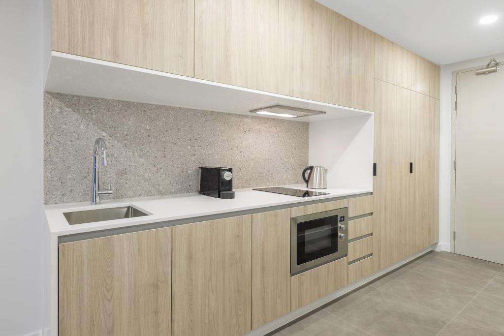 Meriton Suites Melbourne photo
