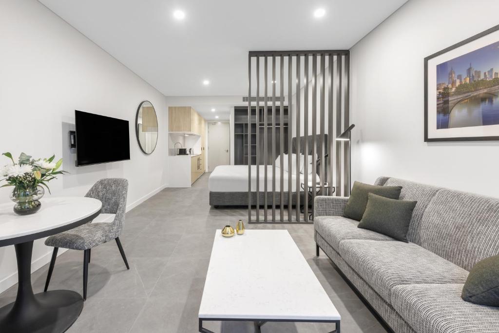 Meriton Suites Melbourne photo