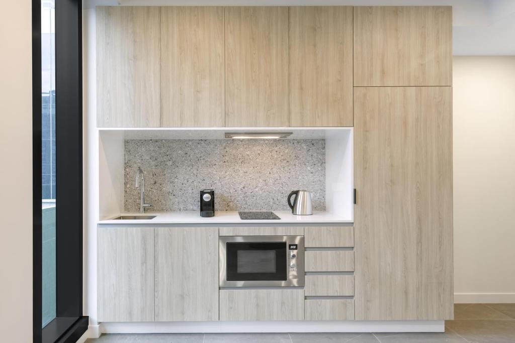 Meriton Suites Melbourne photo