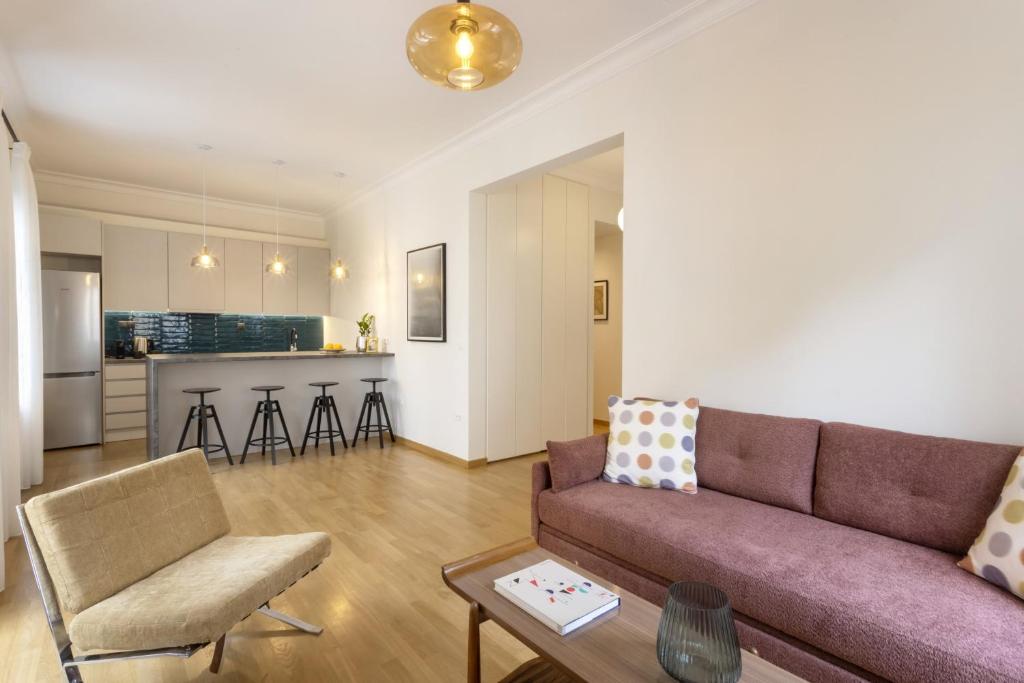 Versi2- Stylish 1BR pays homage to timeless charm