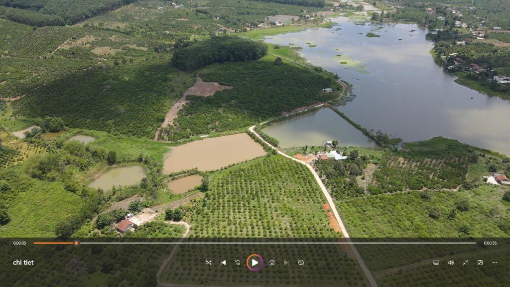 的住宿－Bảo Châu Farm，享有湖泊和河流的空中景致