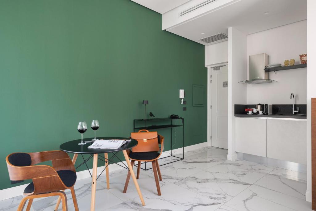 Kuchyňa alebo kuchynka v ubytovaní Palazzo Sovrana Serviced Luxury Apartments