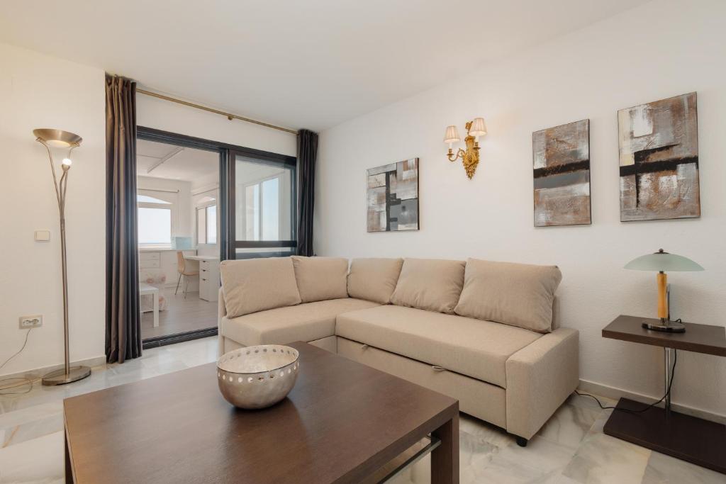 Posedenie v ubytovaní Penthouse in Puerto Banus with sea and marina views
