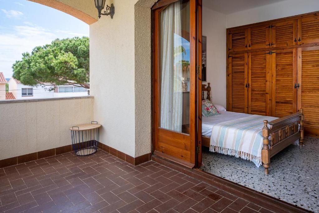 Postel nebo postele na pokoji v ubytování AT029 Piscina privada, barbacoa, playa a 10 min a pie