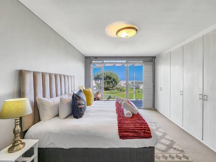 Beachfront Getaway in Dolphin Beach, Cape Town (updated prices 2024)