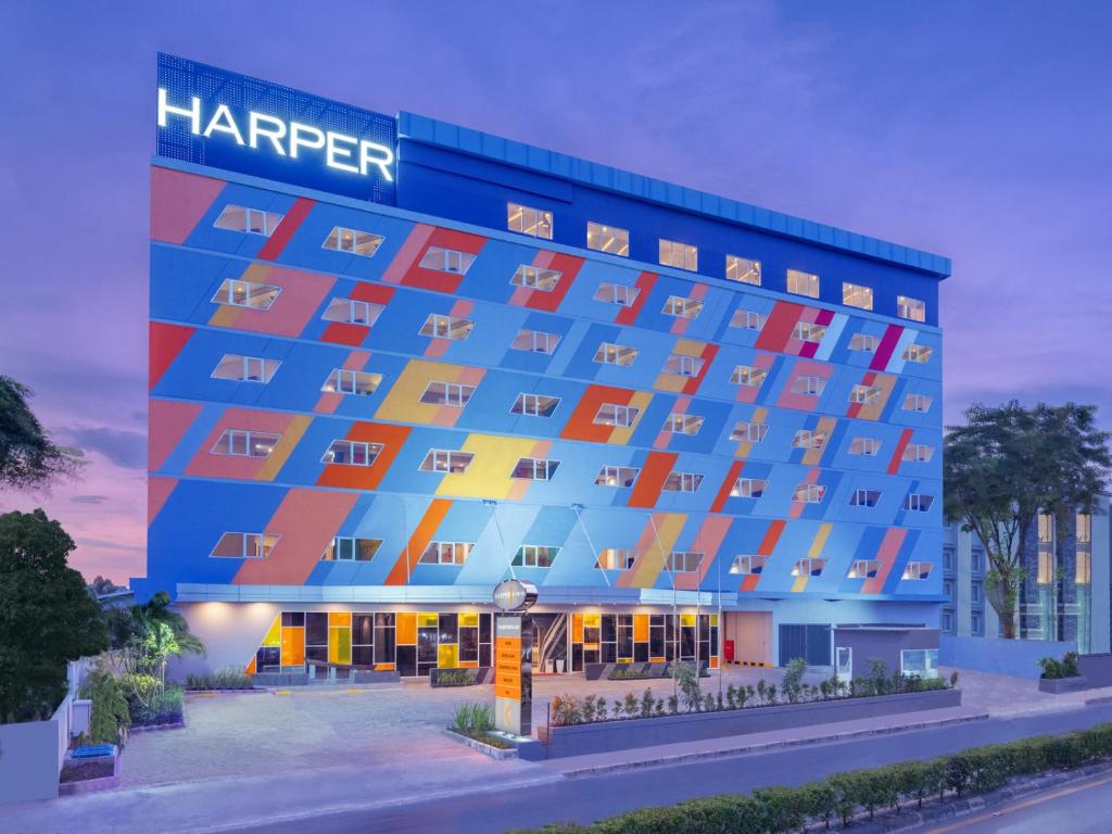 uma representação de um hotel Harper em Harper Banjarmasin em Banjarmasin