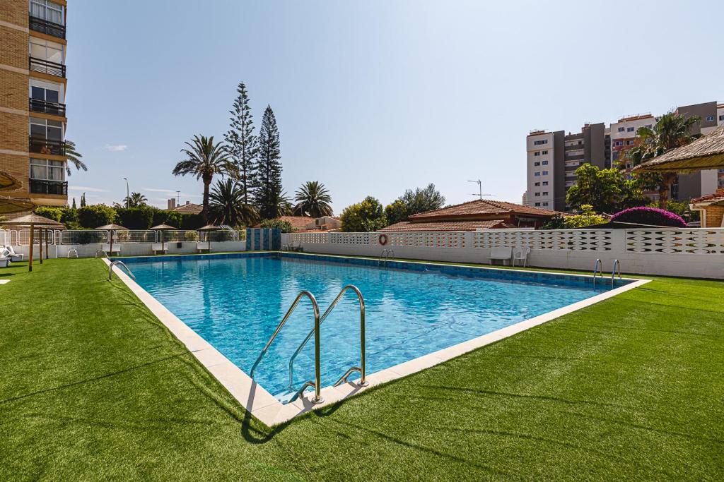 Regina Apartment in Playa San Juan with AC and pool, Alacant ...