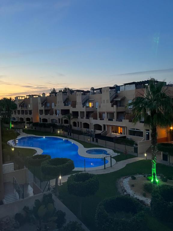 Bazén v ubytování ÁTICO Paraíso Beach con piscina privada nebo v jeho okolí