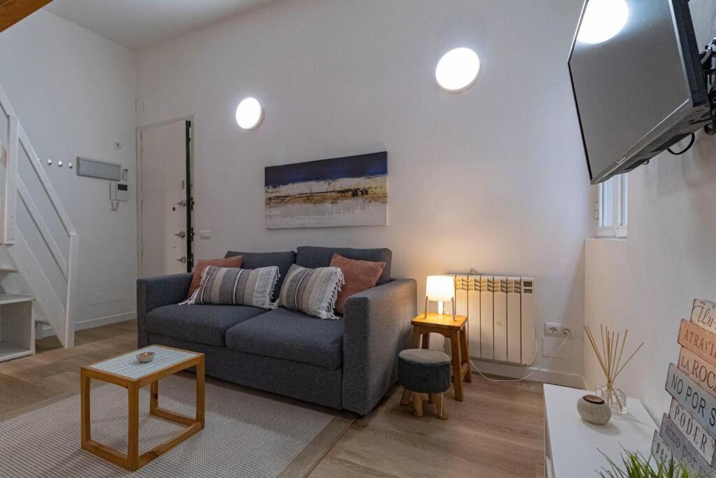 Posezení v ubytování Pequeño estudio madrileño