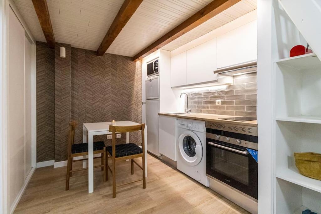 Kuchyň nebo kuchyňský kout v ubytování Pequeño estudio madrileño