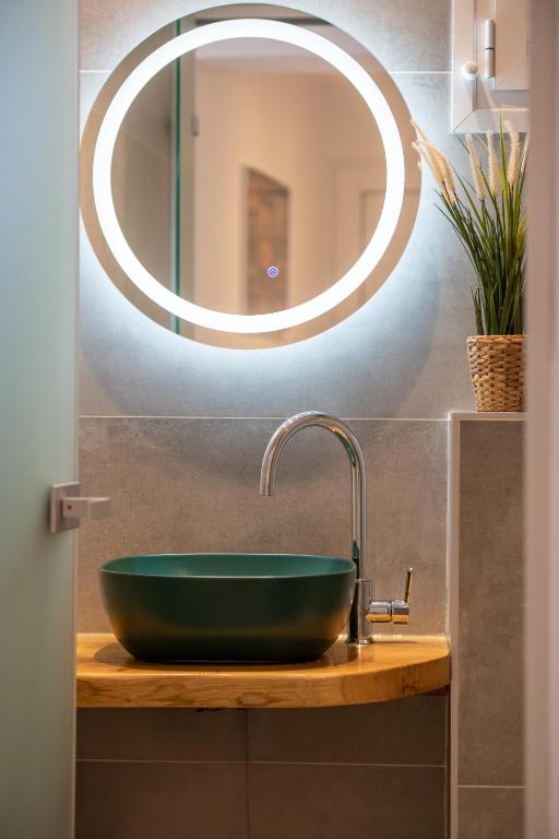 Koupelna v ubytování Ploumisti Sea View Suite