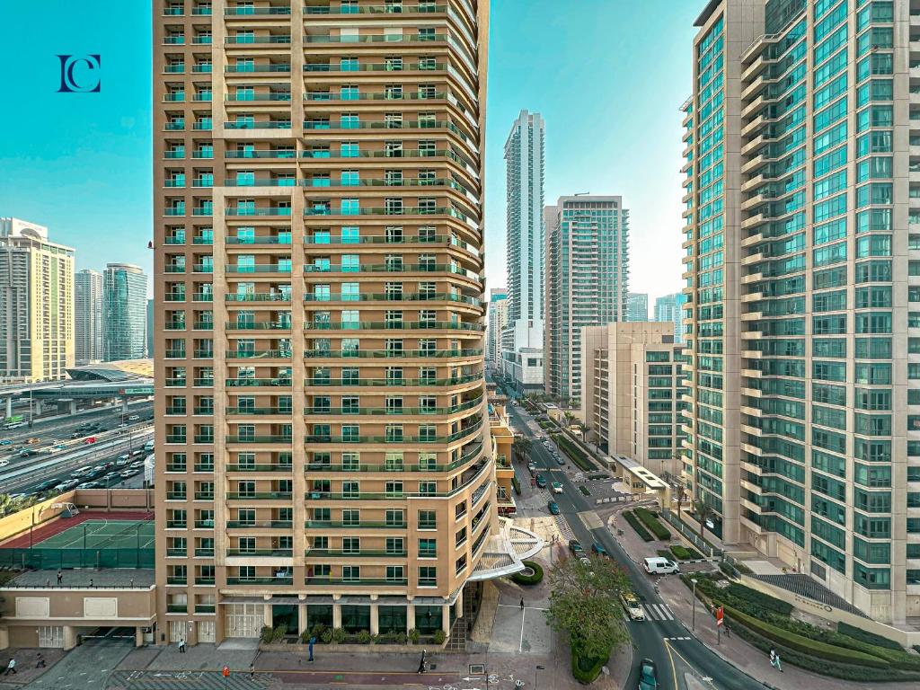 Fotografie z fotogalerie ubytování Luxury Escapes - Brand New 1BR Apartment West Avenue Marina v Dubaji
