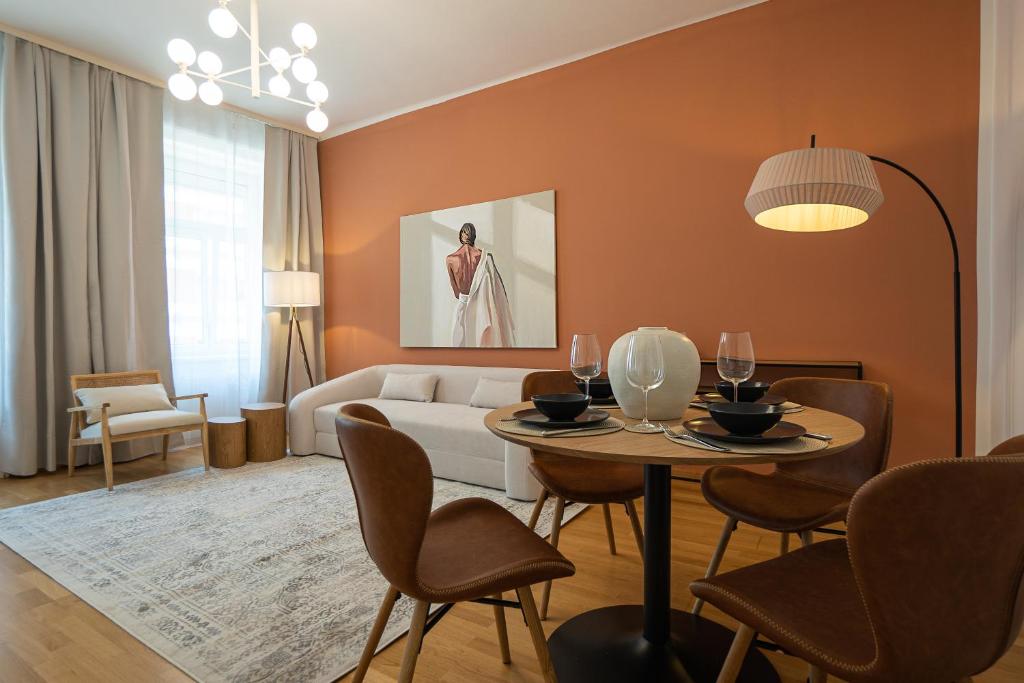 Stylish apartment with a king bed