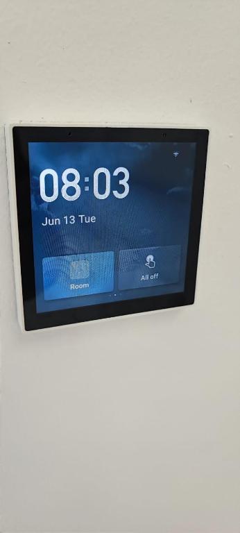 Télévision ou salle de divertissement dans l'établissement Smart home Sébastien