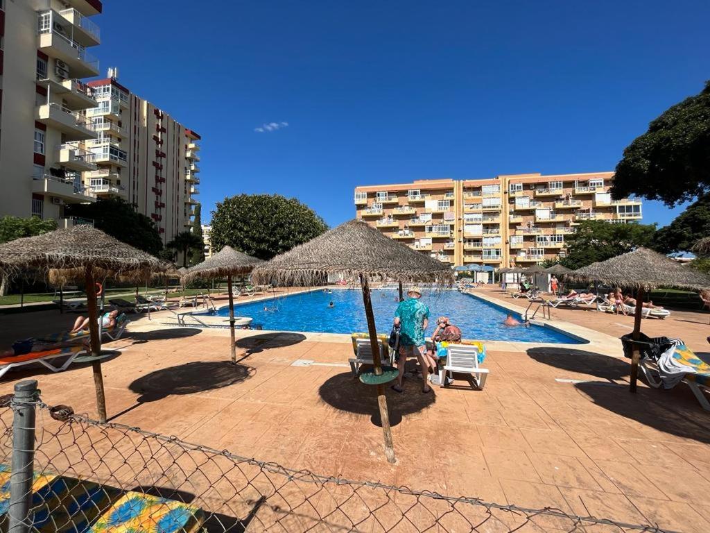 Bazén v ubytování Apartamento Agata 208 Benalmádena 2 hermosas terrazas nebo v jeho okolí