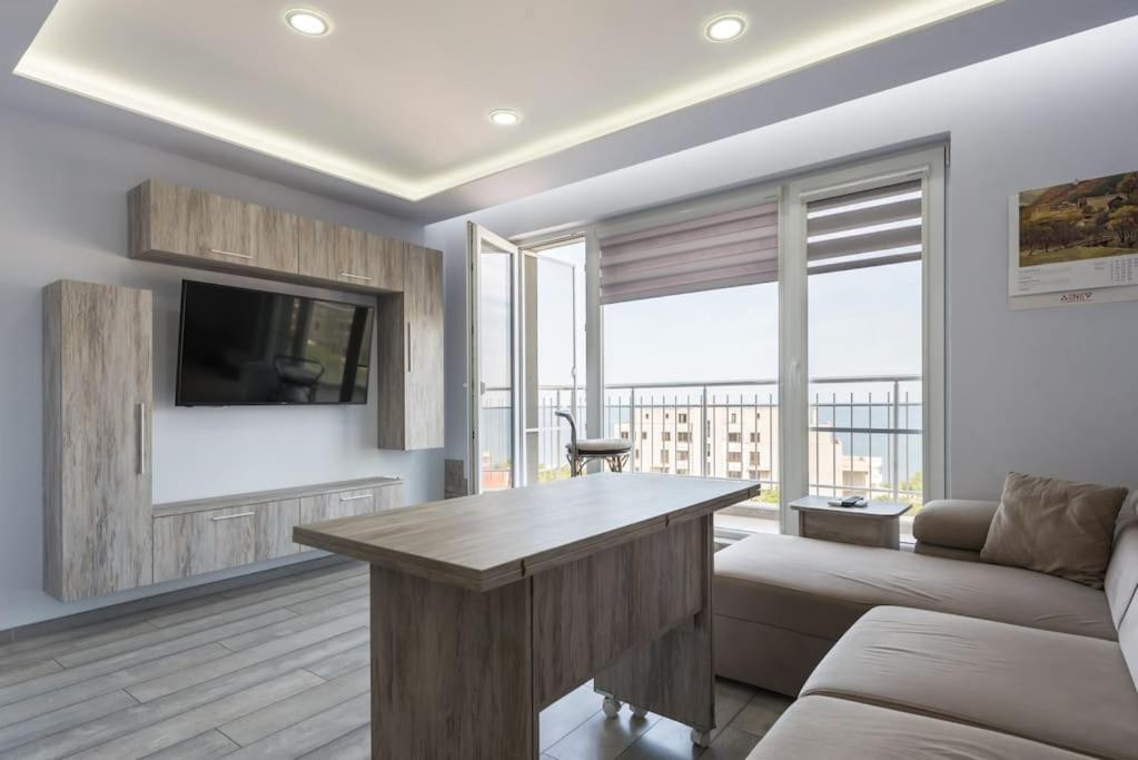 Sea view apt near Kabakum beach