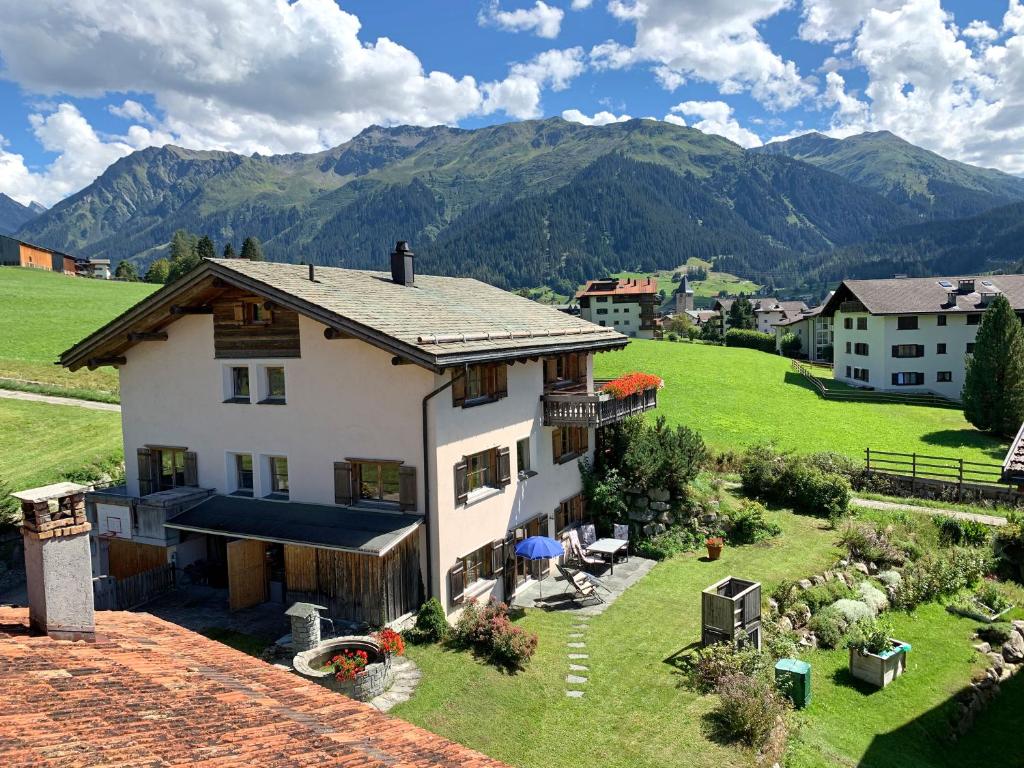 Gallery image of Monami Apartments Klosters, Apt. Villa Kunterbunt in Klosters