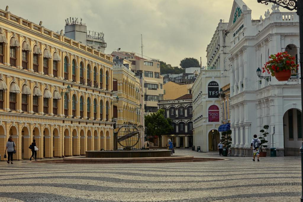 Nespecifikovaný výhled na destinaci Macao nebo výhled na město při pohledu z hotelu